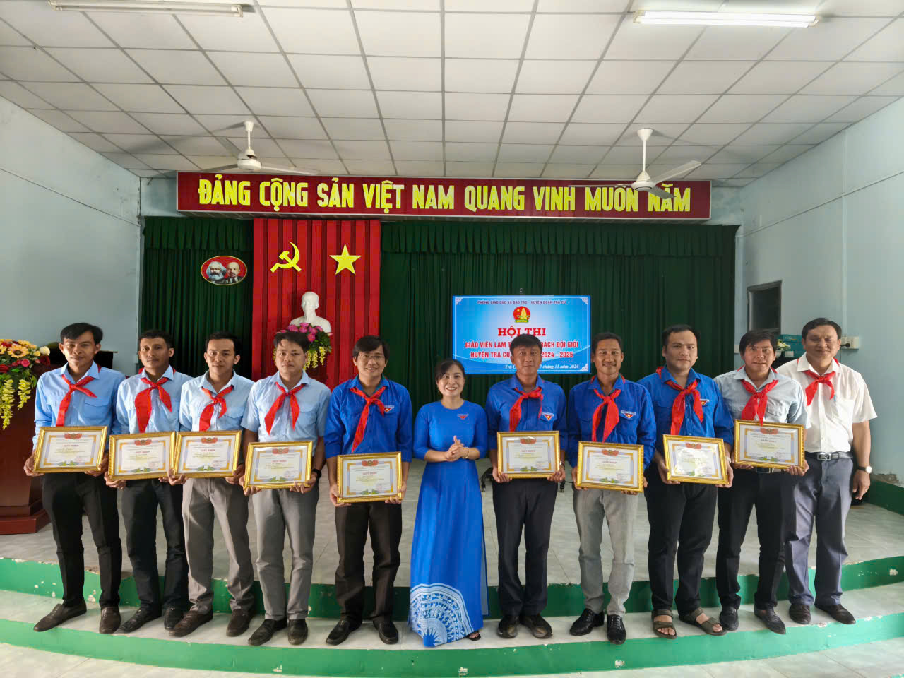 ANH TRƯƠNG THANH LÂM – GIÁO VIÊN LÀM TPT ĐỘI TRƯỜNG TIỂU HỌC ĐỊNH AN ĐẠT GIẢI NHẤT HỘI THI GIÁO VIÊN LÀM TỔNG PHỤ TRÁCH ĐỘI GIỎI HUYỆN TRÀ CÚ, NĂM HỌC 2024 – 2025